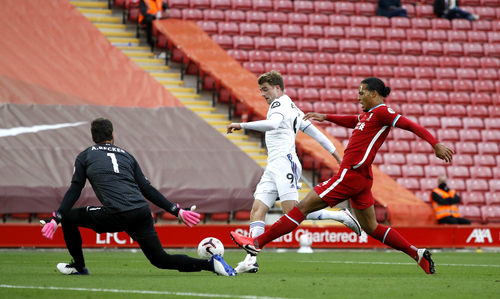 员以其极具 员以其极具